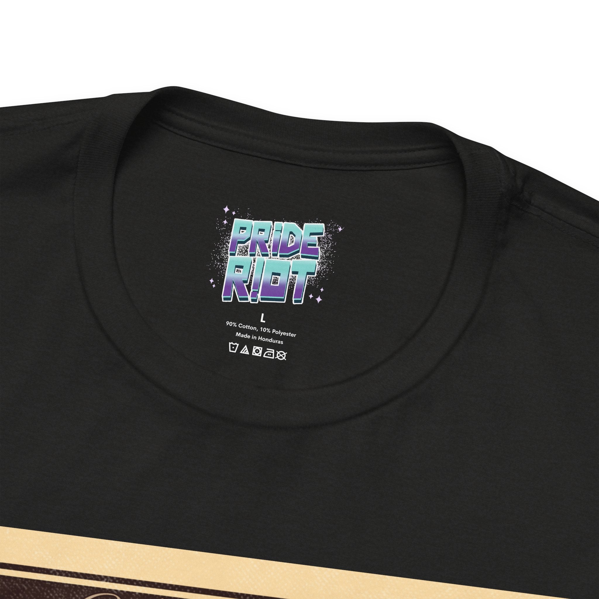 She’s Having Lesbian Thoughts – Retro Tee