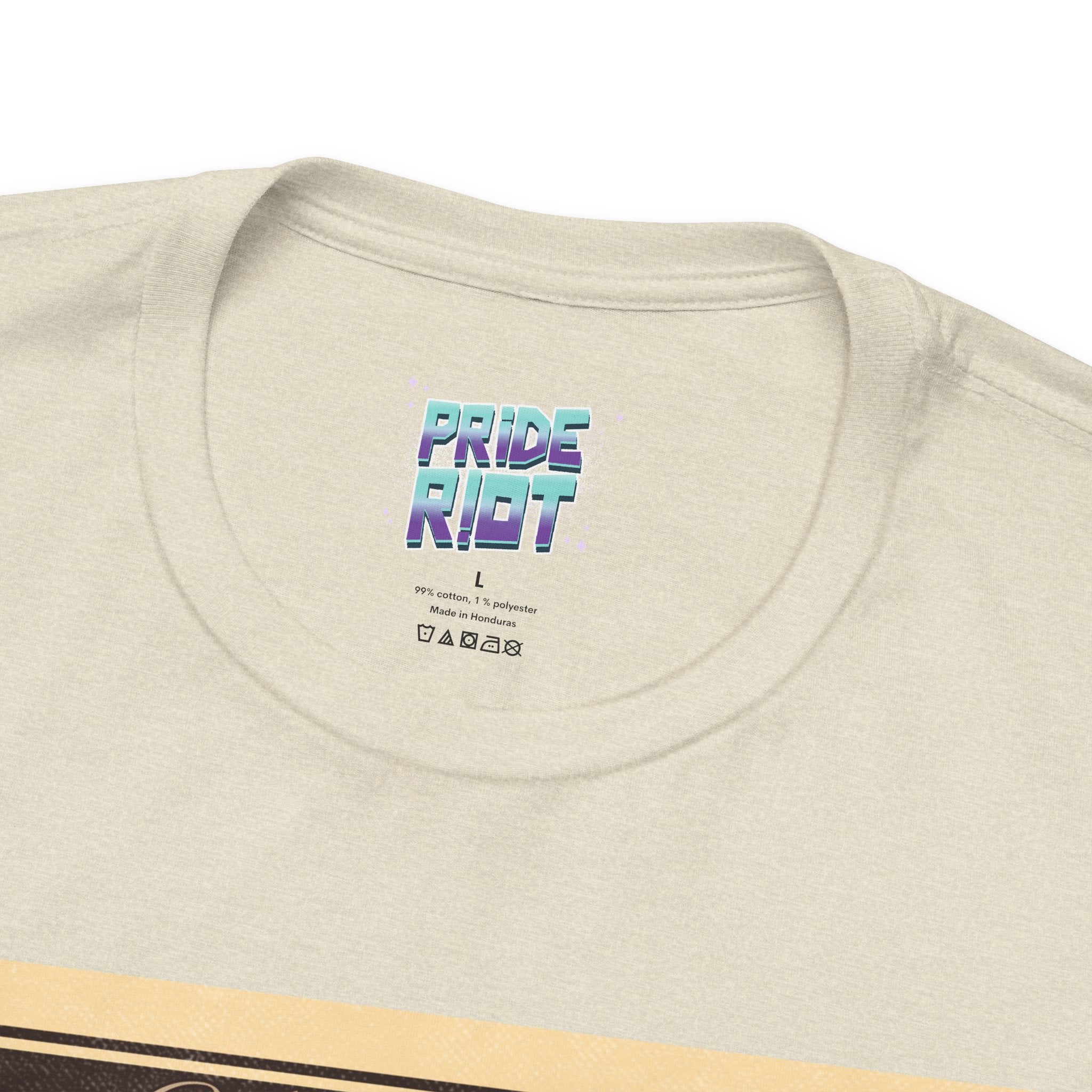 She’s Having Lesbian Thoughts – Retro Tee